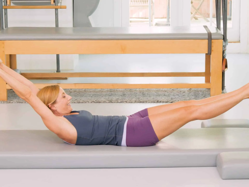 Bài tập Double-Leg Stretch