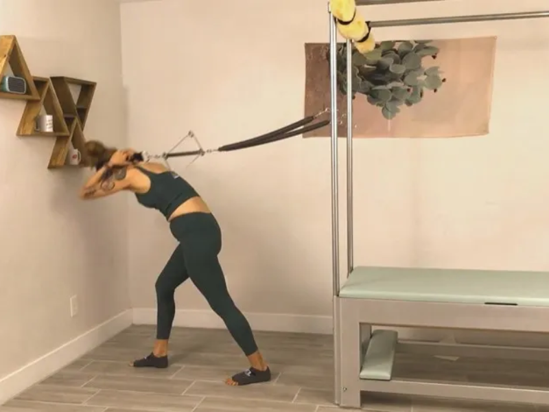 Bài tập Neck Stretcher Lunge