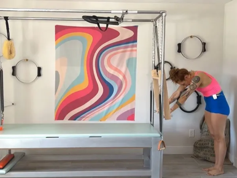 Bài tập Pilates - Standing Push Thru 2