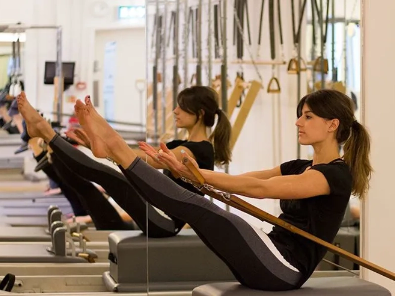Bài tập Pilates cổ điển.