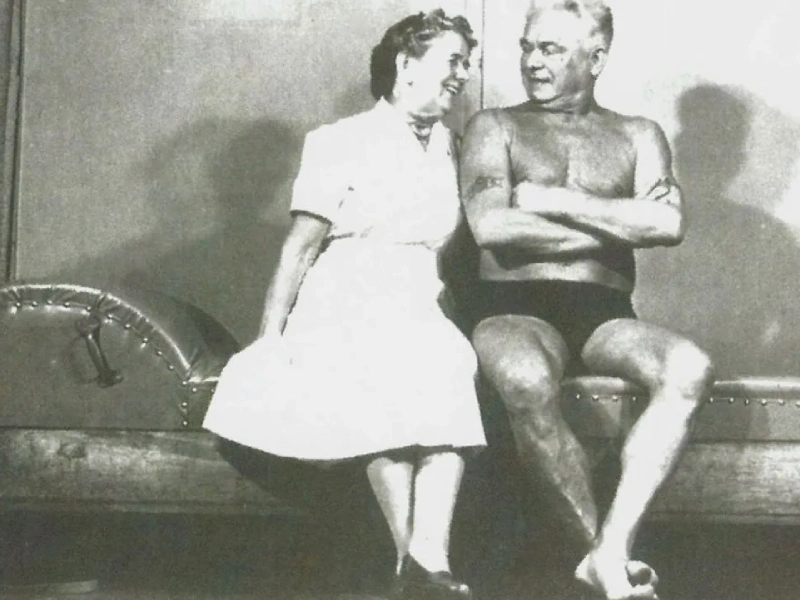 Joseph Pilates và người bạn đời Clara
