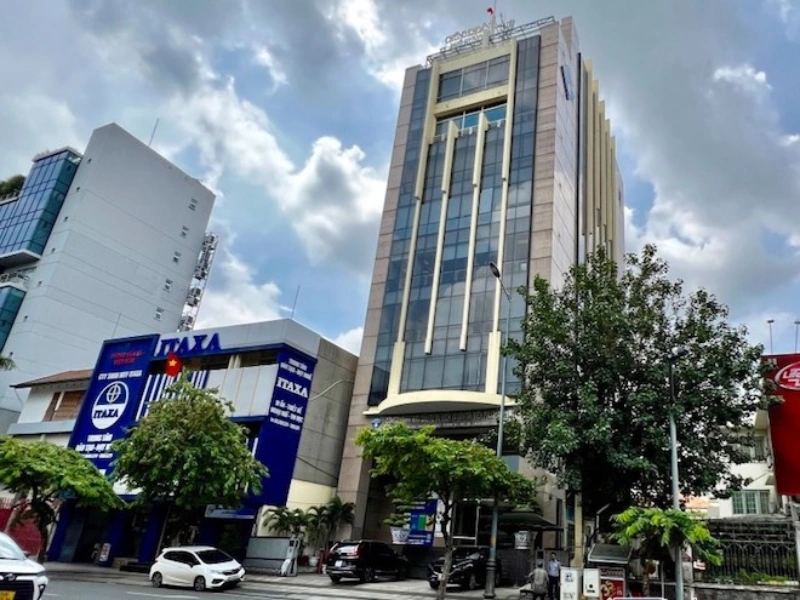 Phòng tập có vị trí giao thông thuận lợi.