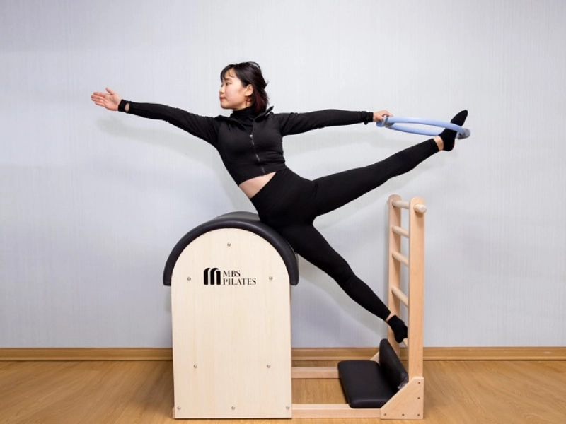 Thùng thang Pilates được thiết kế để tăng cường sức mạnh, linh hoạt và cân bằng