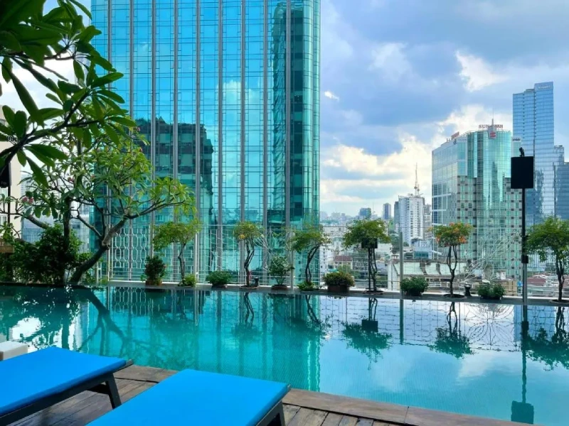 Hồ bơi sân thượng The Myst