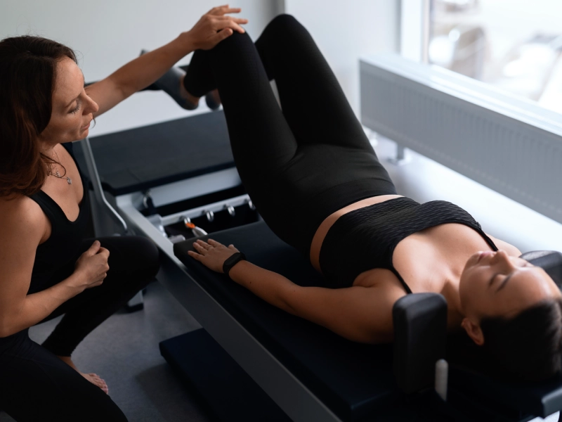 Bài tập Pilates cho người thoái hóa cột sống lưng