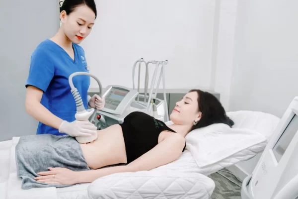 Quy trình giảm béo Cooltech Define của Viện thẩm mỹ công nghệ cao Daimec được nhiều người tin tưởng.