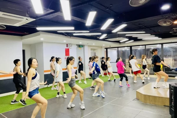 Một buổi tập tại QT Fitness & Yoga Yên Viên