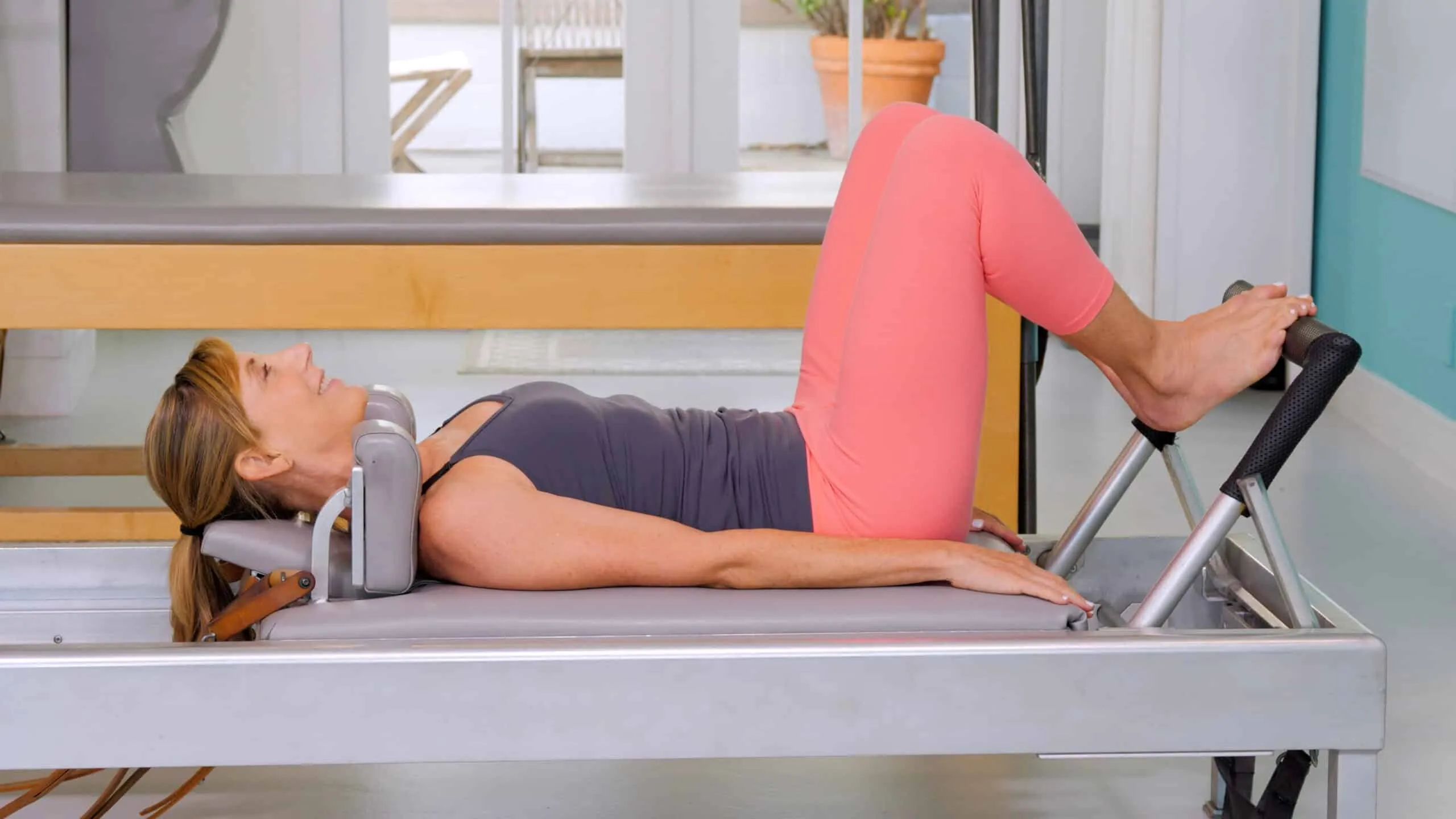 bai-tap-pilates-footwork-tren-reformer-2