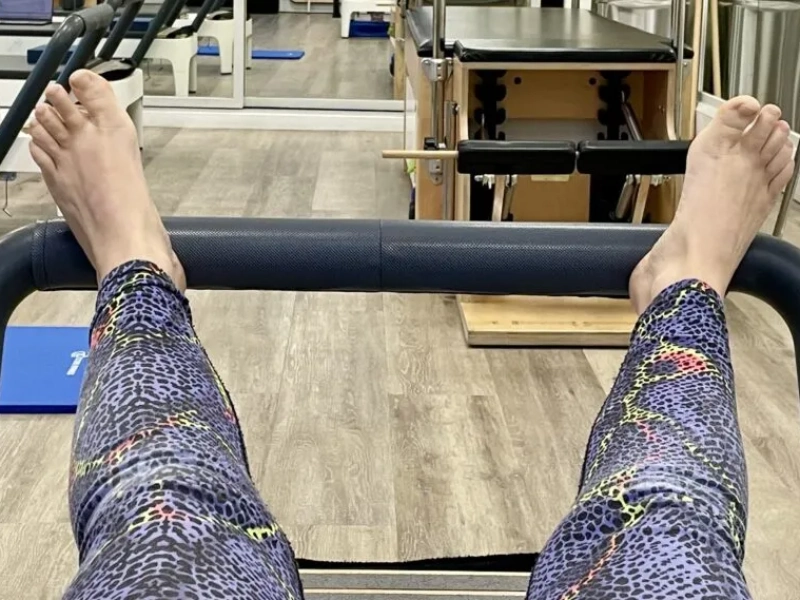 Biến thể của bài tập Pilates Footwork trên Reformer