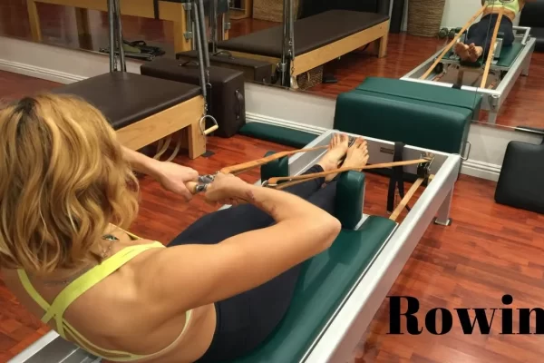 bai-tap-pilates-rowing-tren-reformer-1