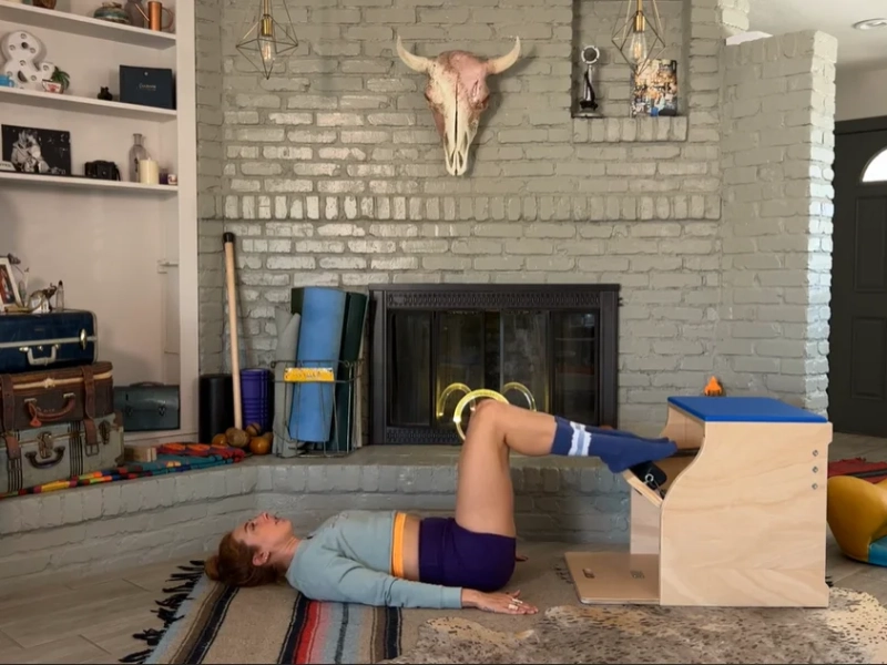 Làm thế nào để thực hiện bài tập Pilates Shoulder Bridge?