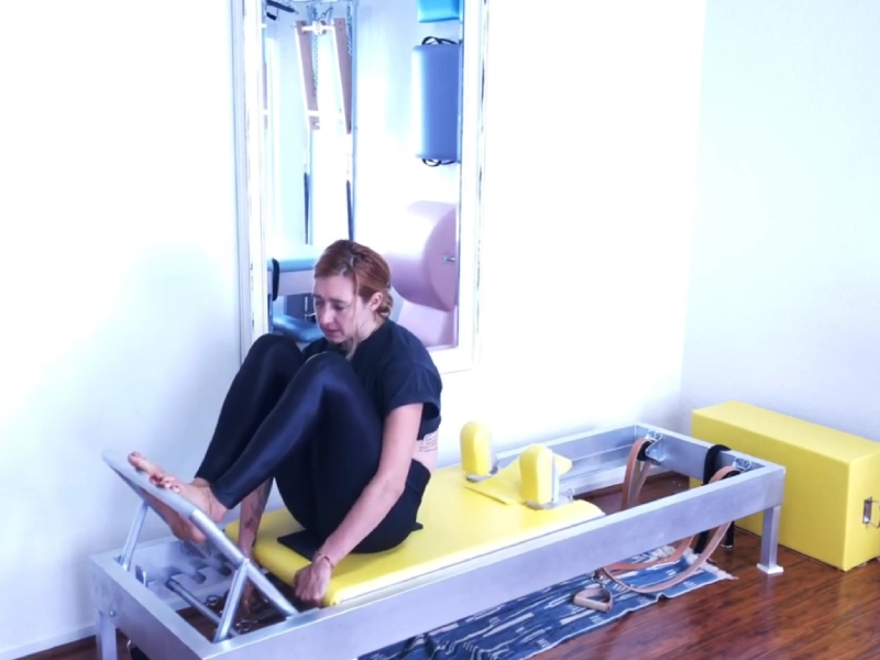 Động tác Stomach Massage - Round Back 