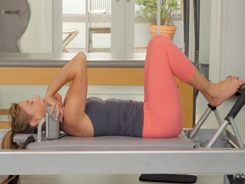 Cách thực hiện đúng động tác Pilates High Bridge trên Reformer