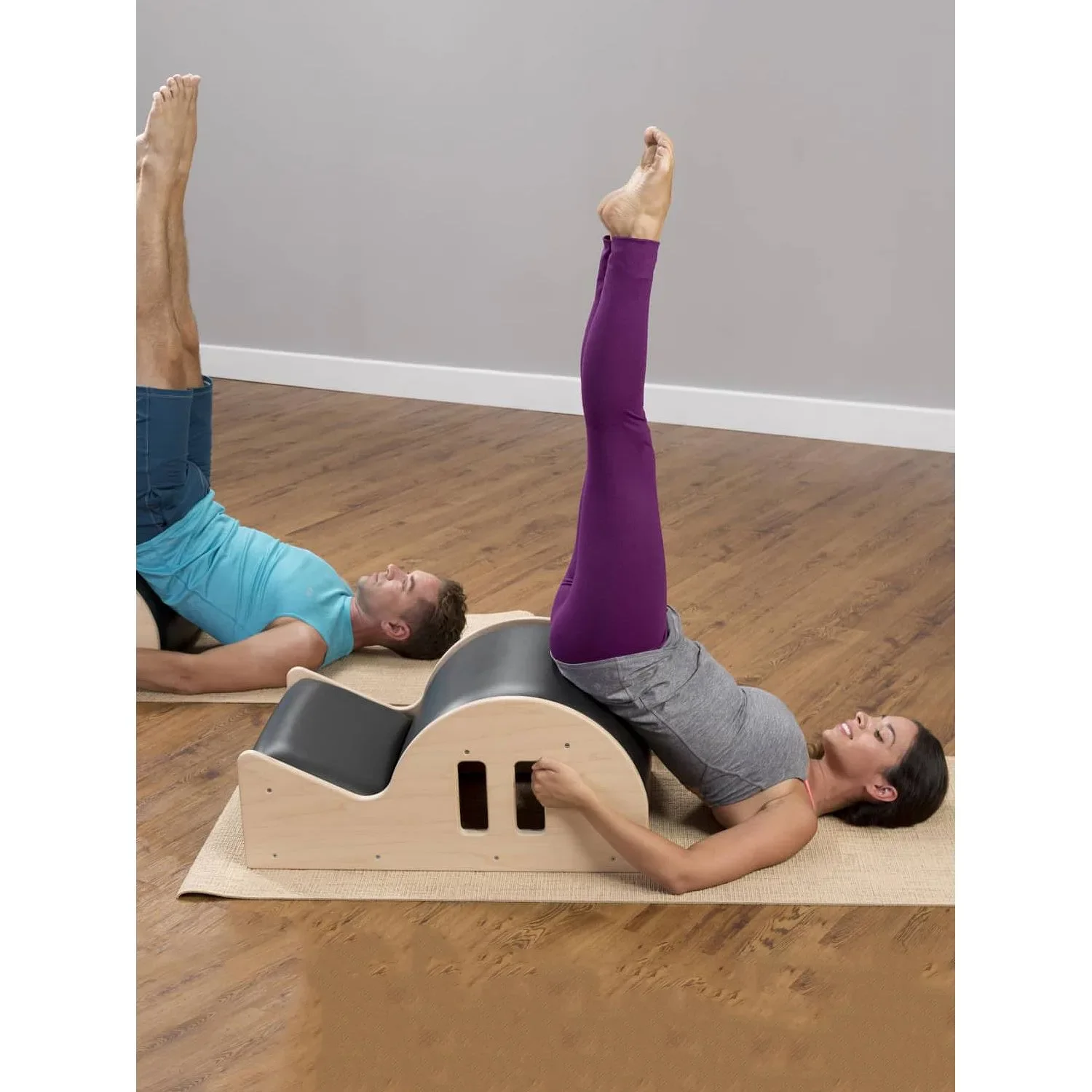 bai-tap-pilates-roll-over-tren-spine-corrector-3