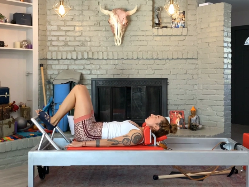 Cách thực hiện bài tập Pilates Running trên Reformer