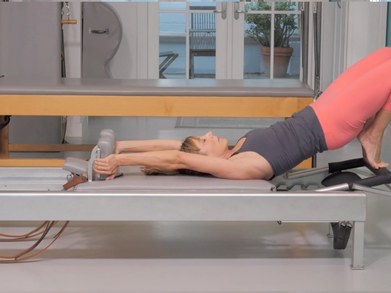 Hướng dẫn chi tiết thực hiện bài tập Semi Circle trên Reformer.