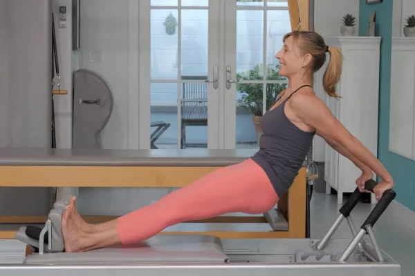 bai-tap-pilates-single-leg-long-back-stretch-tren-reformer-3