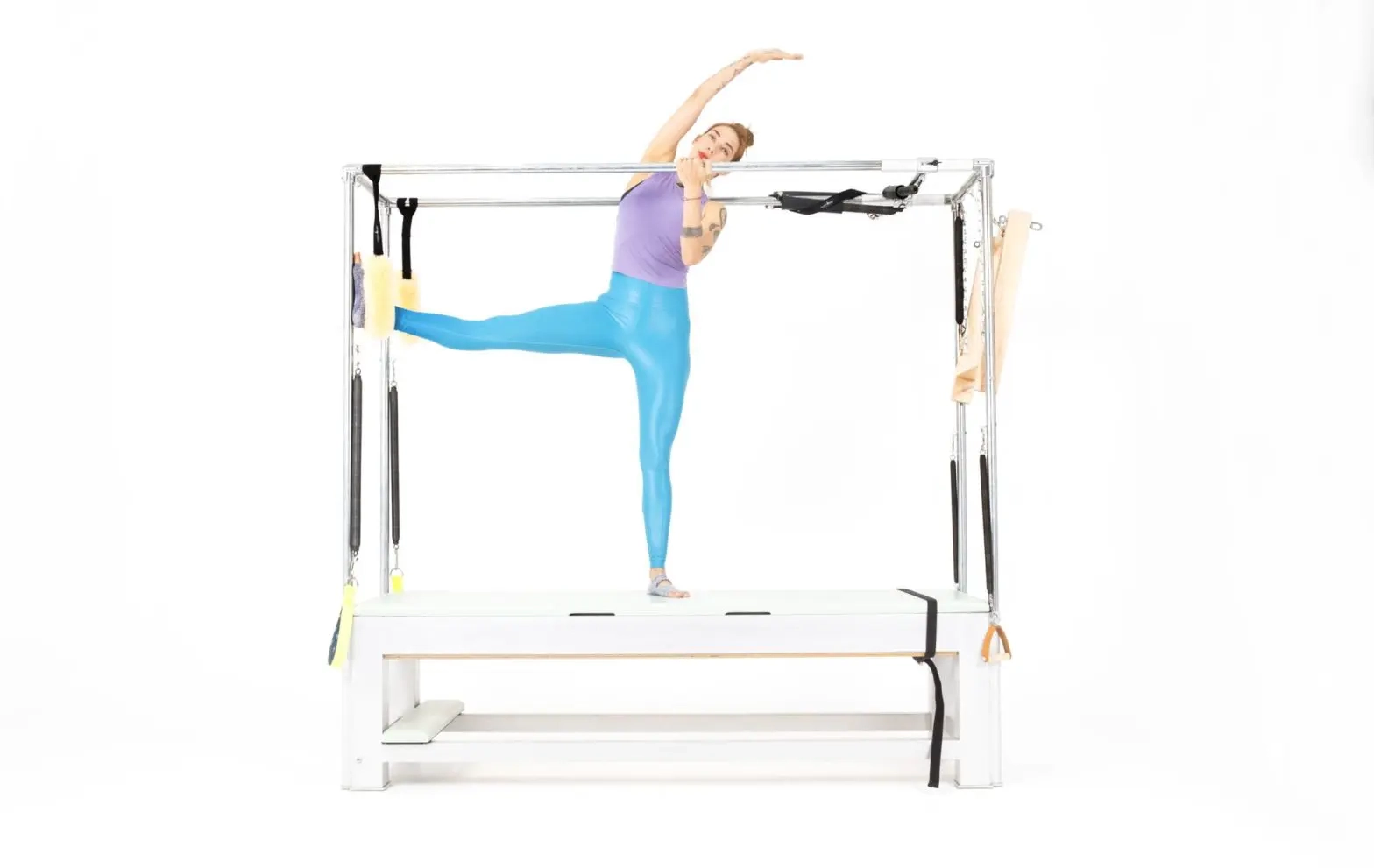 bai-tap-pilates-ballet-stretches-side-tren-cadillac-2