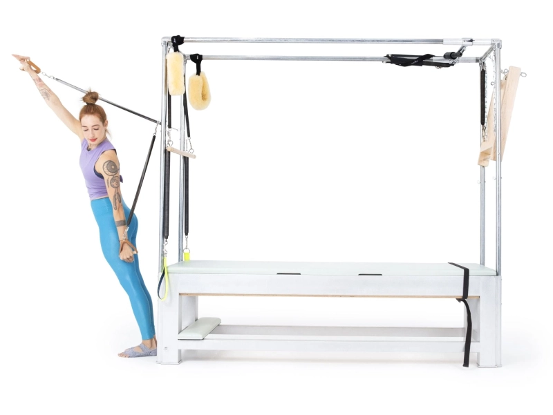 Bài tập Butterfly with Standing Arm Springs trên Cadillac