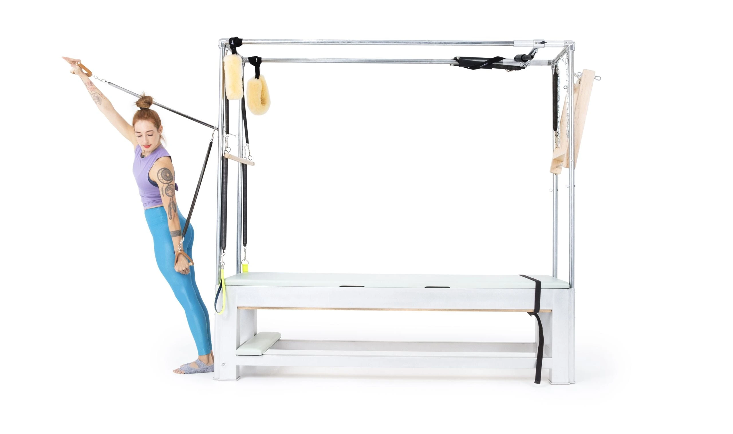 bai-tap-pilates-butterfly-with-standing-arm-springs-tren-cadillac-1