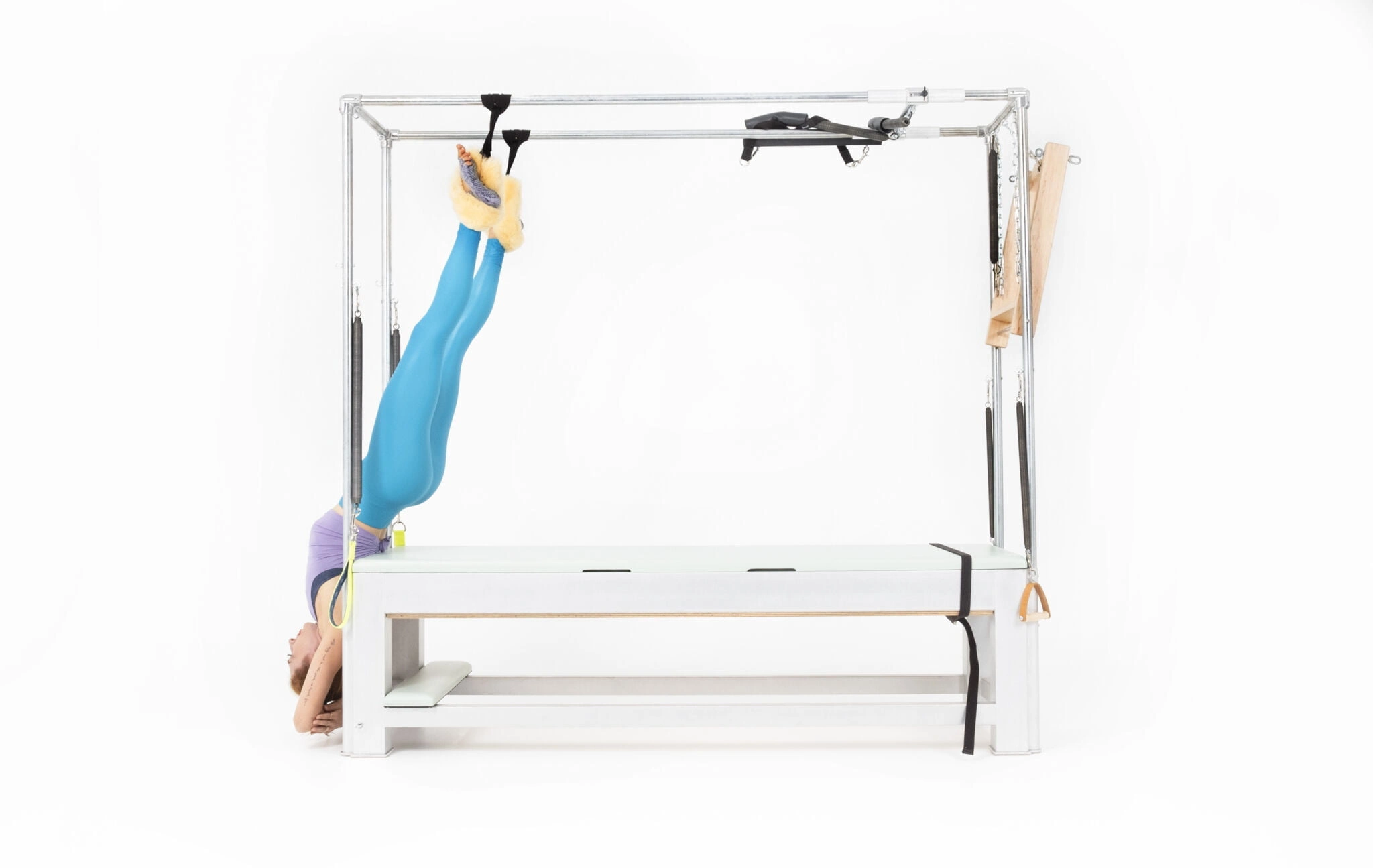 bai-tap-pilates-hanging-tren-cadillac-2