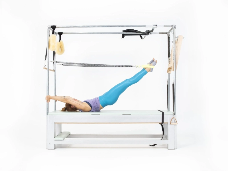 In the Air with Leg Springs trên Cadillac giúp tăng cường khả năng kiểm soát và thăng bằng