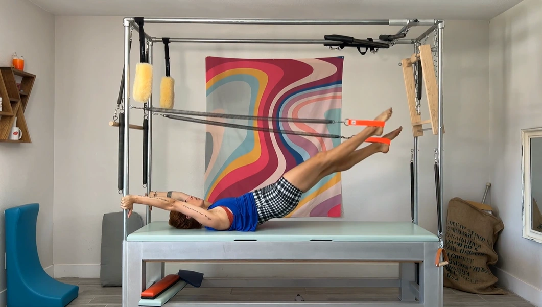 bai-tap-pilates-in-the-air-with-leg-springs-tren-cadillac-4