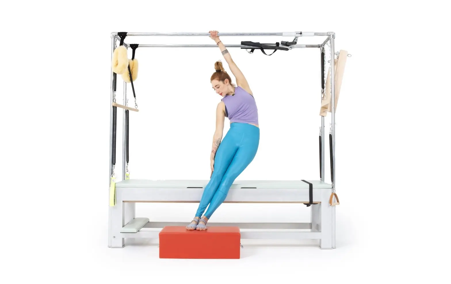 bai-tap-pilates-side-body-stretch-tren-cadillac-1