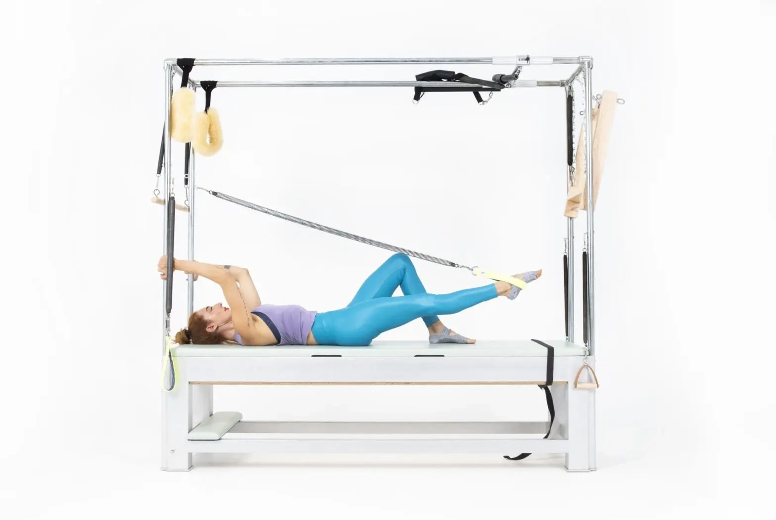 bai-tap-pilates-single-leg-spring-tren-cadillac-2