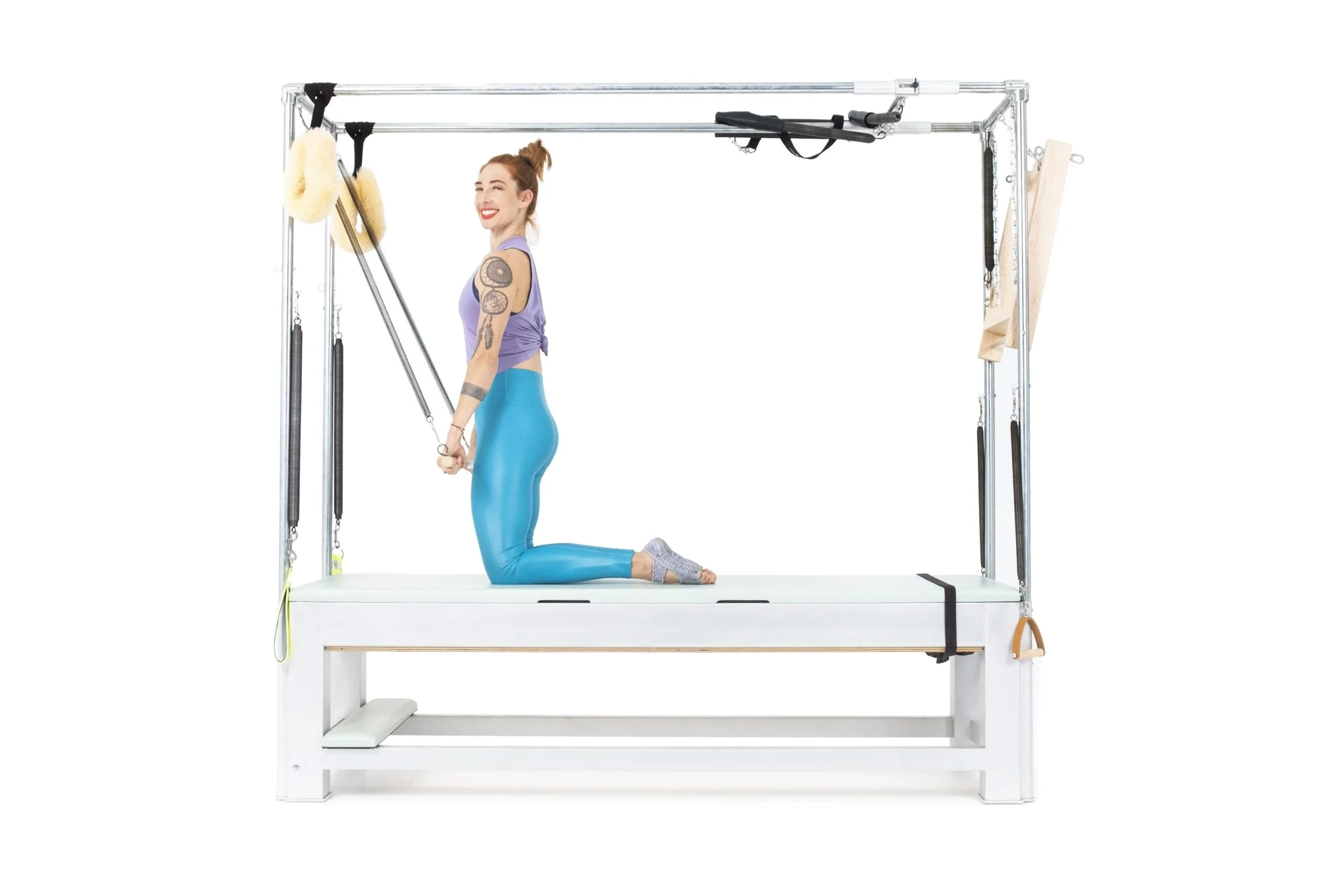 bai-tap-pilates-kneeling-chest-expansion-tren-cadillac-1