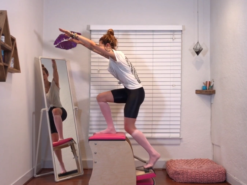 Mountain Climber trên Wunda Chair giúp tăng cường khả năng giữ thăng bằng và sự ổn định.
