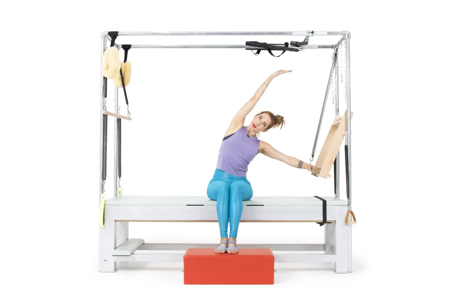 bai-tap-pilates-seated-mermaid-with-push-thru-bar-tren-cadillac-1