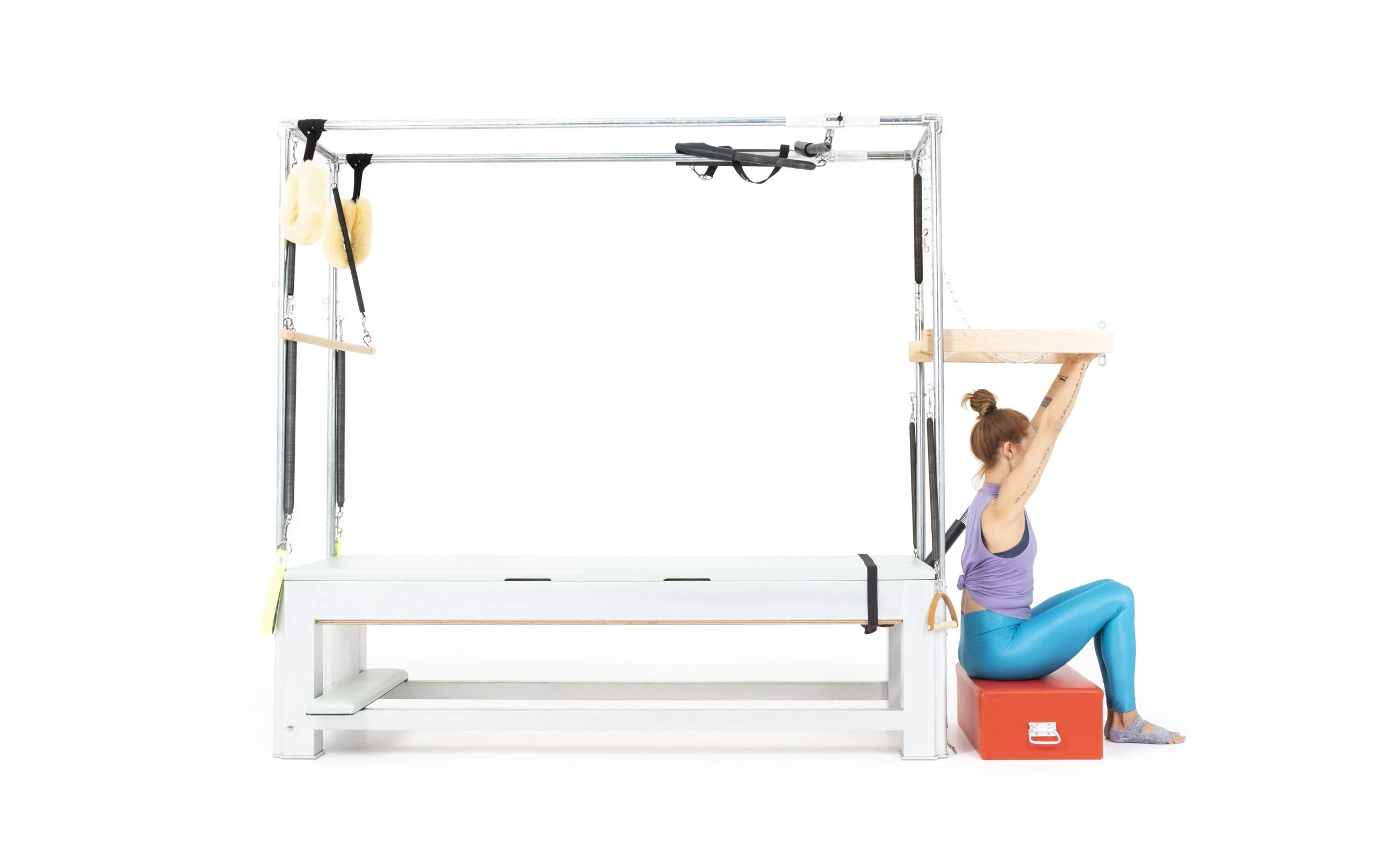 bai-tap-pilates-seated-push-thru-facing-out-tren-cadillac-1