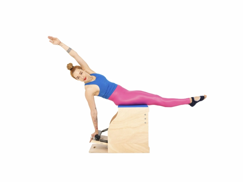 Bài tập Single Arm Twist trên Wunda Chair