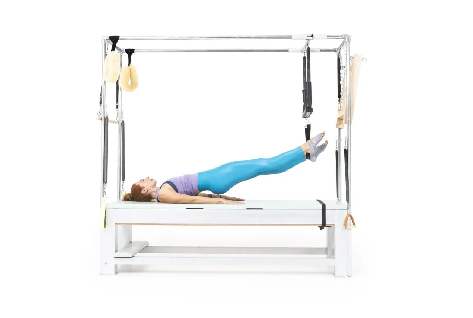 bai-tap-pilates-single-leg-hip-lifts-with-trapeze-tren-cadillac-1