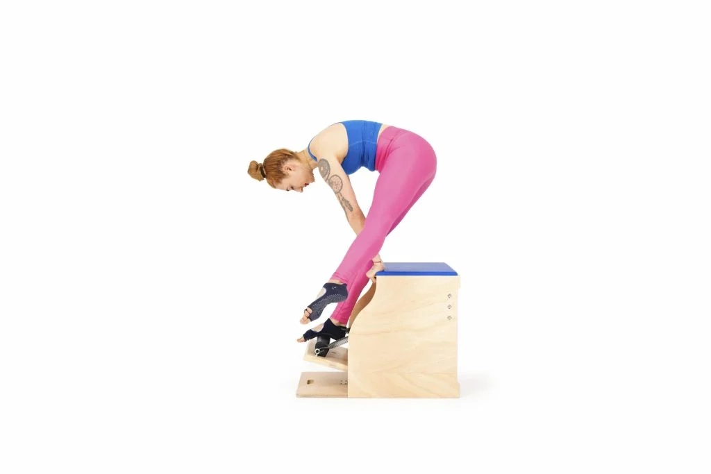 bai-tap-pilates-single-leg-tendon-stretch-side-tren-wunda-chair-1