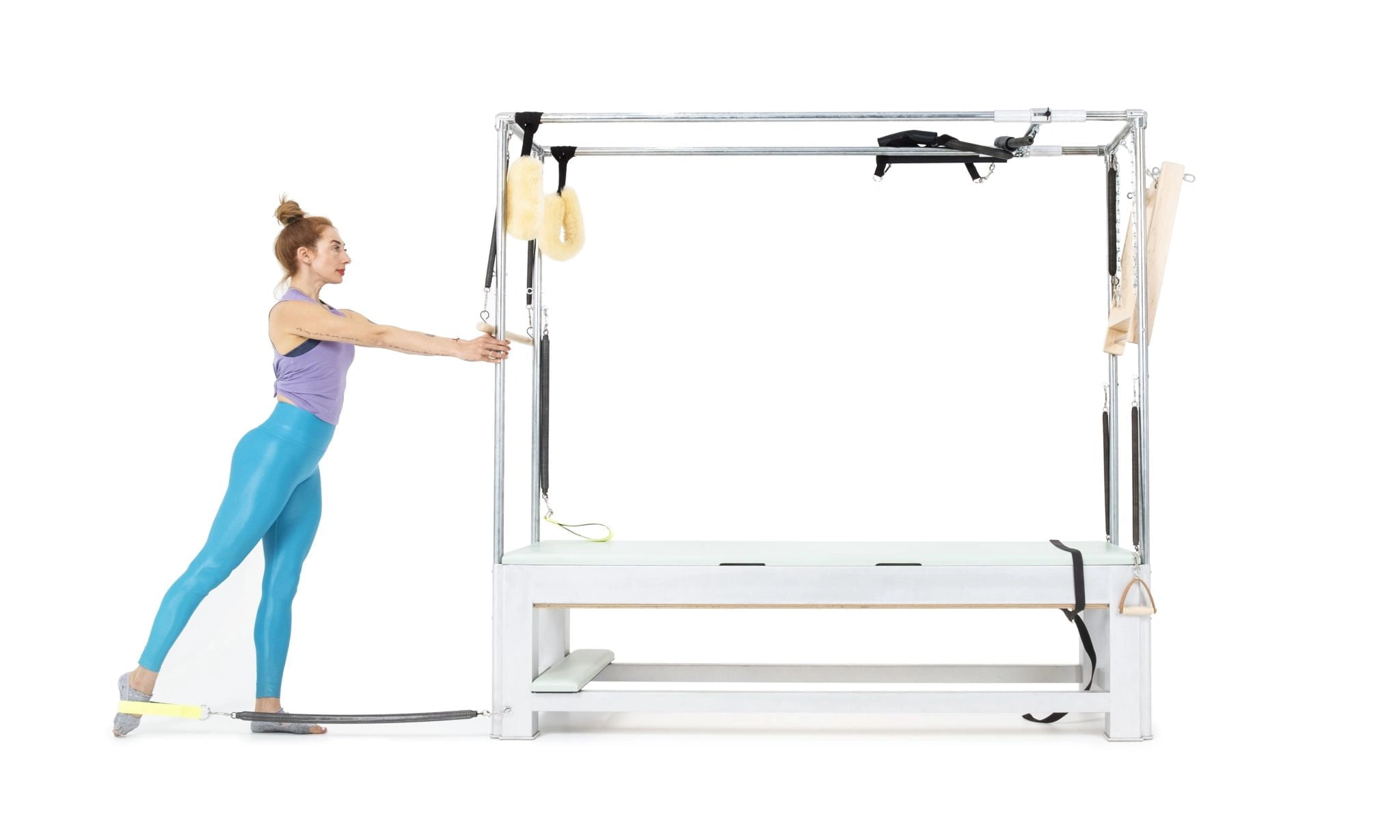 bai-tap-pilates-standing-single-leg-spring-tren-cadillac-1