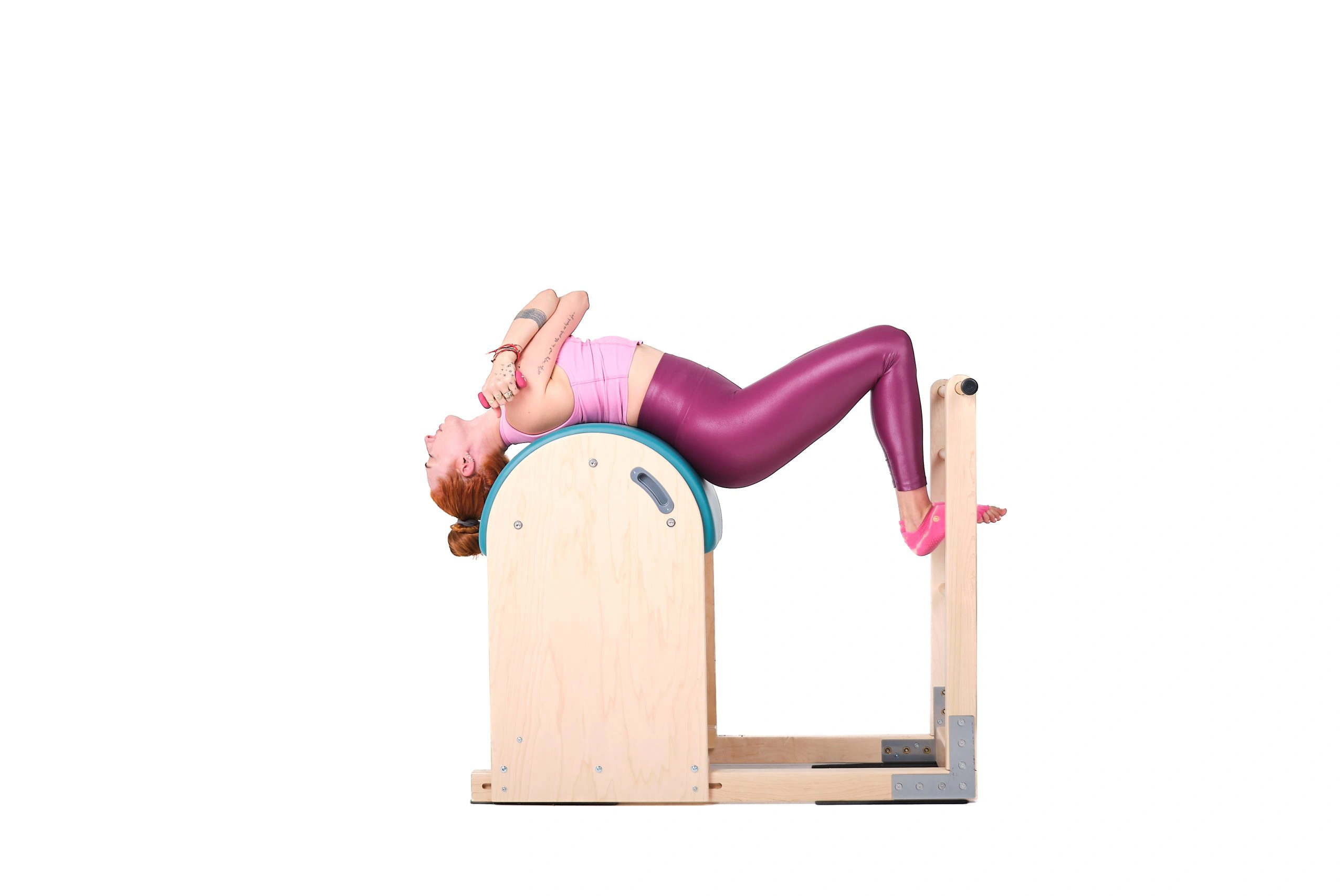 bai-tap-pilates-hug-tren-ladder-barrel-1