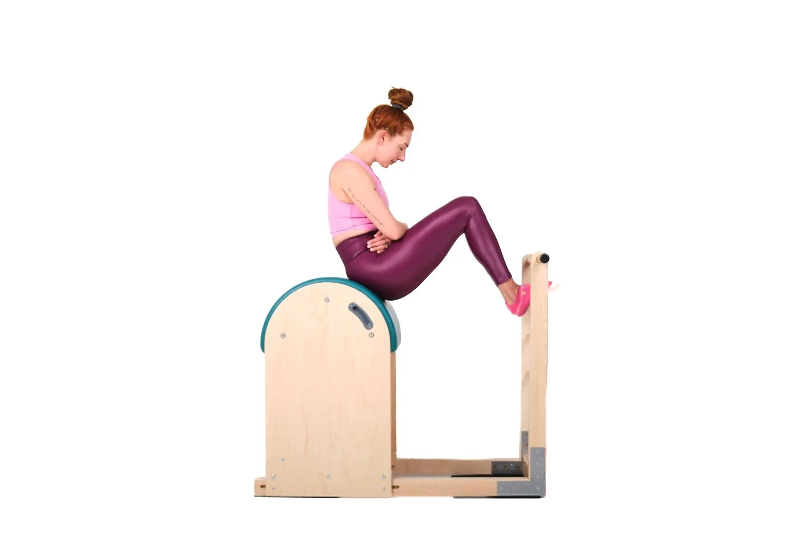 bai-tap-pilates-round-tren-ladder-barrel-1