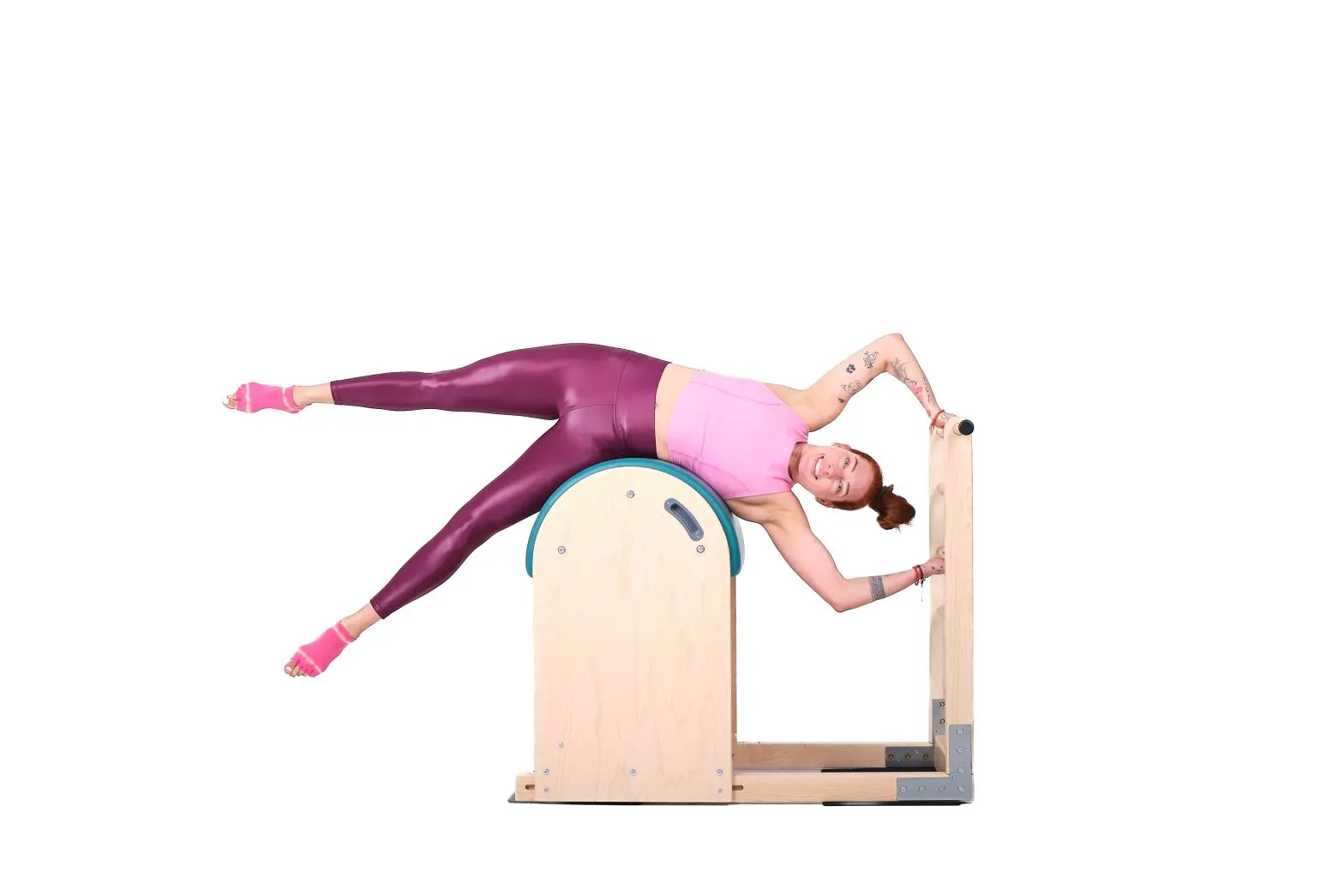 bai-tap-pilates-side-stretch-tren-ladder-barrel-1