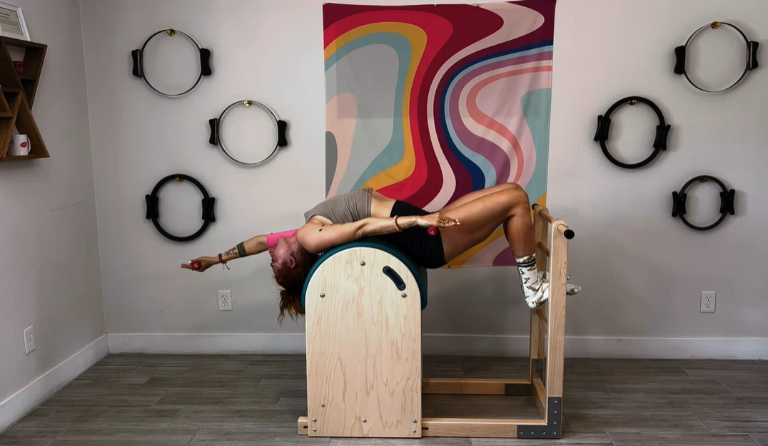 bai-tap-pilates-up-down-tren-ladder-barrel-5