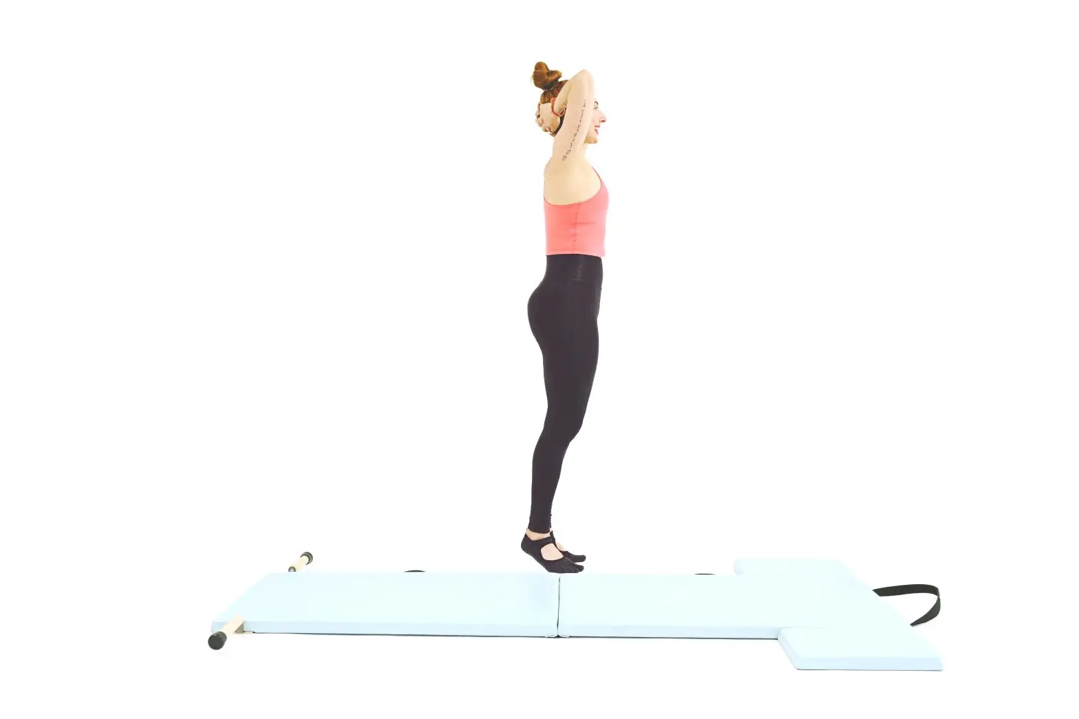 bai-tap-pilates-standing-tendon-stretch-tren-tham-1