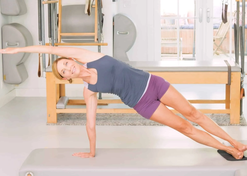 Bài tập Pilates Side Bend
