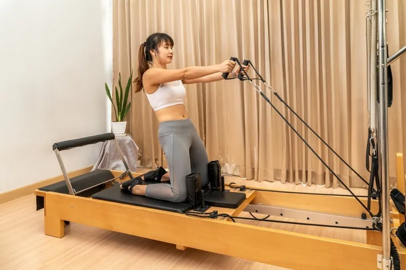 Pilates giúp tăng cường sức mạnh nhóm cơ cốt lõi, hạn chế nguy cơ chấn thương