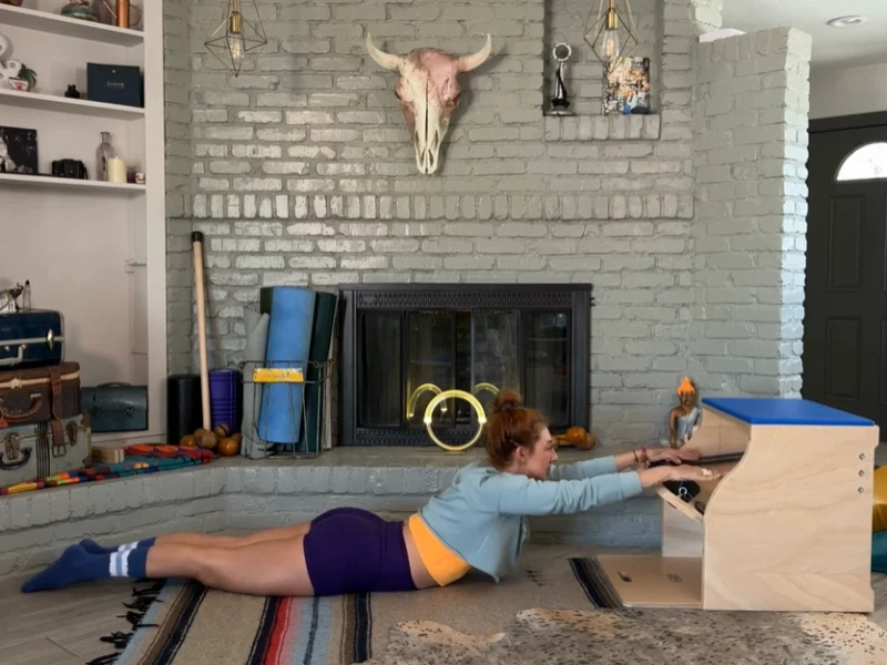 Bài tập Pilates Flying Eagle trên Wunda Chair