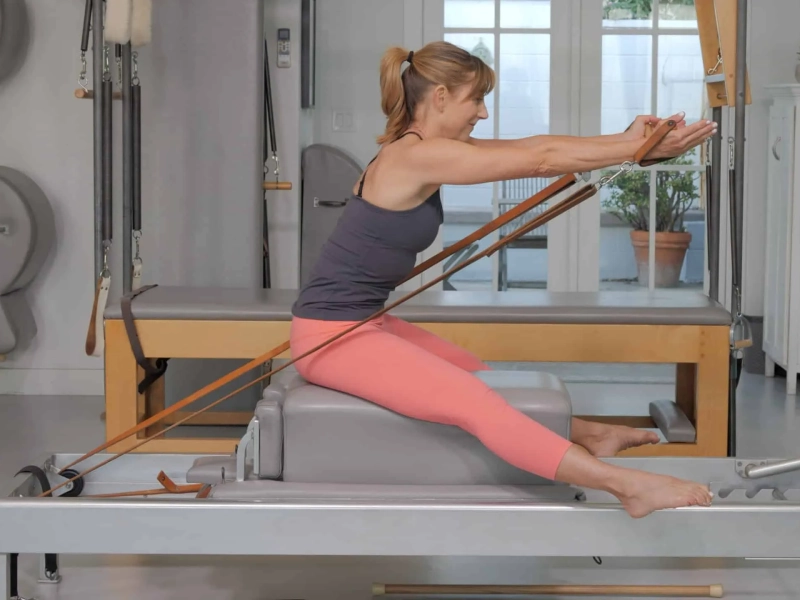Bài tập Horseback trên máy Reformer