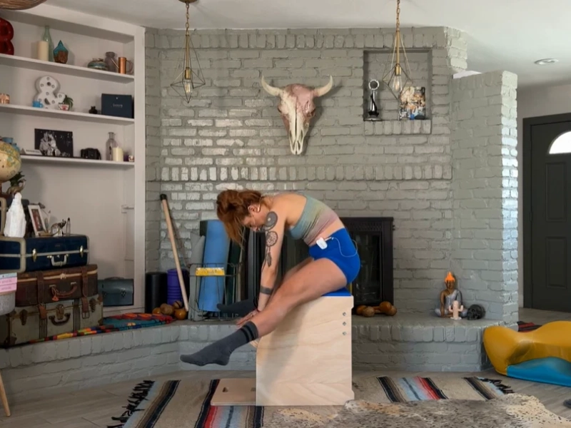 Bài tập Pilates Horseback trên Wunda Chair