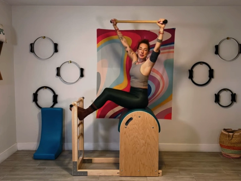 Bài tập Pilates Around the World trên Ladder Barrel 