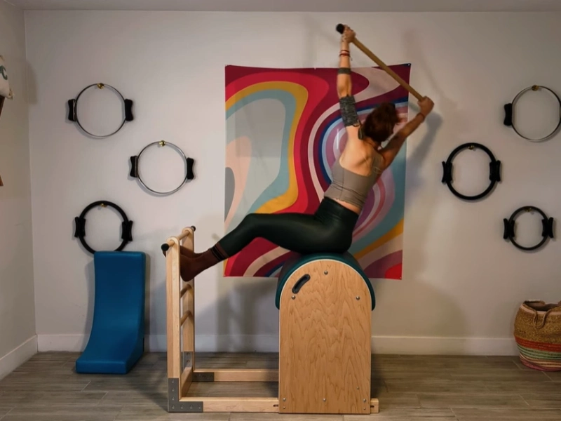 Bài tập Pilates Around the World trên Ladder Barrel 