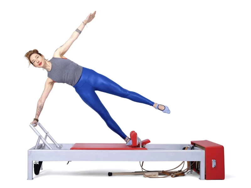 Cách thực hiện bài tập Pilates Star trên Reformer.